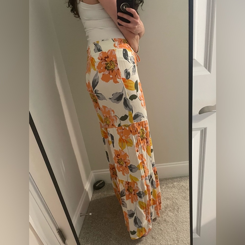 NWT Blue B. Floral Print Flared Flowly Lightweight Palazzo Pants Sz M - Picture 3 of 6